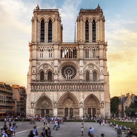 Duplex Calme Au Coeur Du Marais Appartamento Parigi